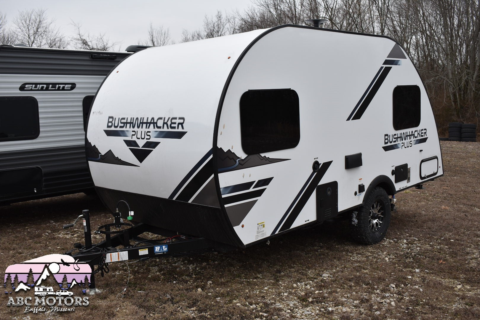 Braxton Creek Bushwhacker-  17F Floorplan- Travel Trailer RV - 17 ft - 2024 Edition.