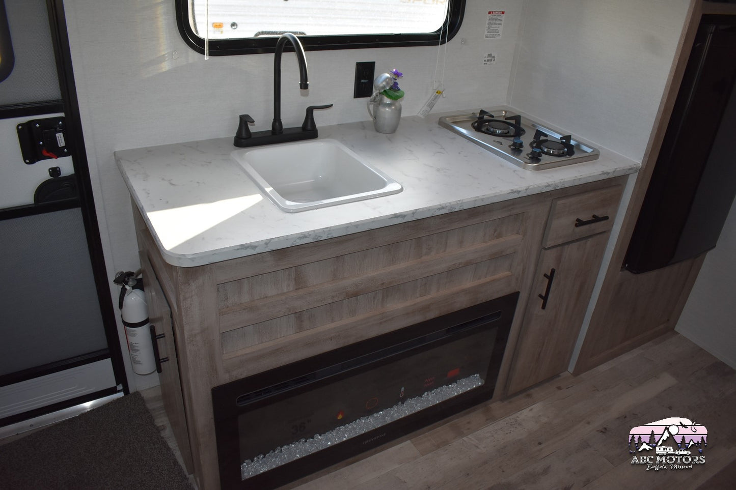 Gulf Stream Conquest - 178RB Floorplan - Travel Trailer RV - 20 ft - 2025 Edition