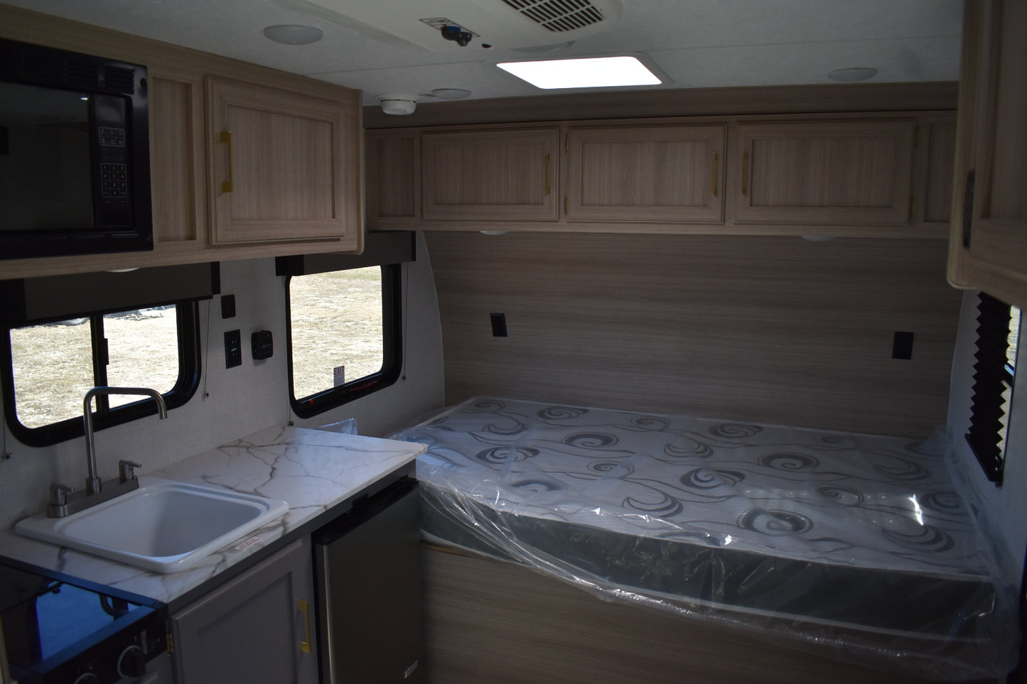 KZ RV Sportsmen Classic - 130RD Floorplan - Travel Trailer - 17 ft - 2025 Edition