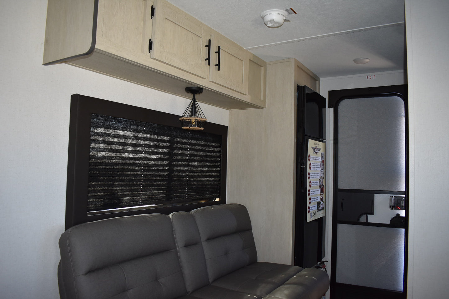 Forest River Shasta Oasis Compact - 16RE Floorplan - Travel Trailer RV - 17 ft - 2025 Edition