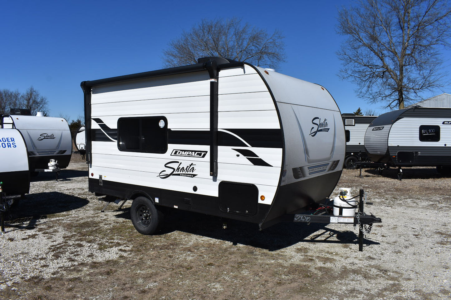 Forest River Shasta Oasis Compact - 16BH Floorplan - Travel Trailer RV - 17 ft - 2025 Edition