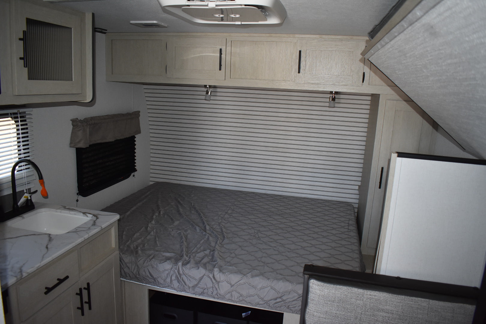 Forest River Shasta Oasis Compact - 16BH Floorplan - Travel Trailer RV - 17 ft - 2025 Edition.