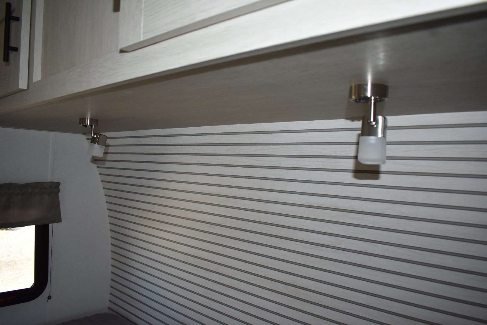 Forest River Shasta Oasis Compact - 16BH Floorplan - Travel Trailer RV - 17 ft - 2025 Edition.