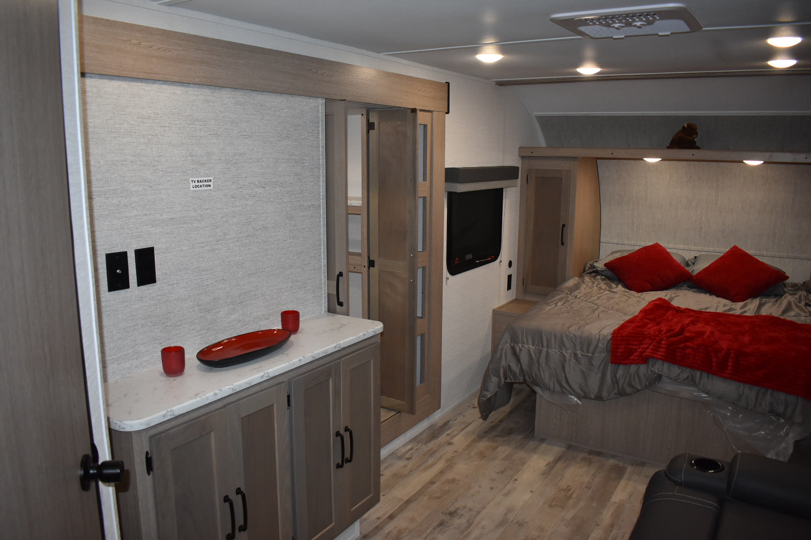 Gulf Stream Ameri-Lite - 228SB Floorplan - Travel Trailer RV - 23 ft - 2025 Edition.