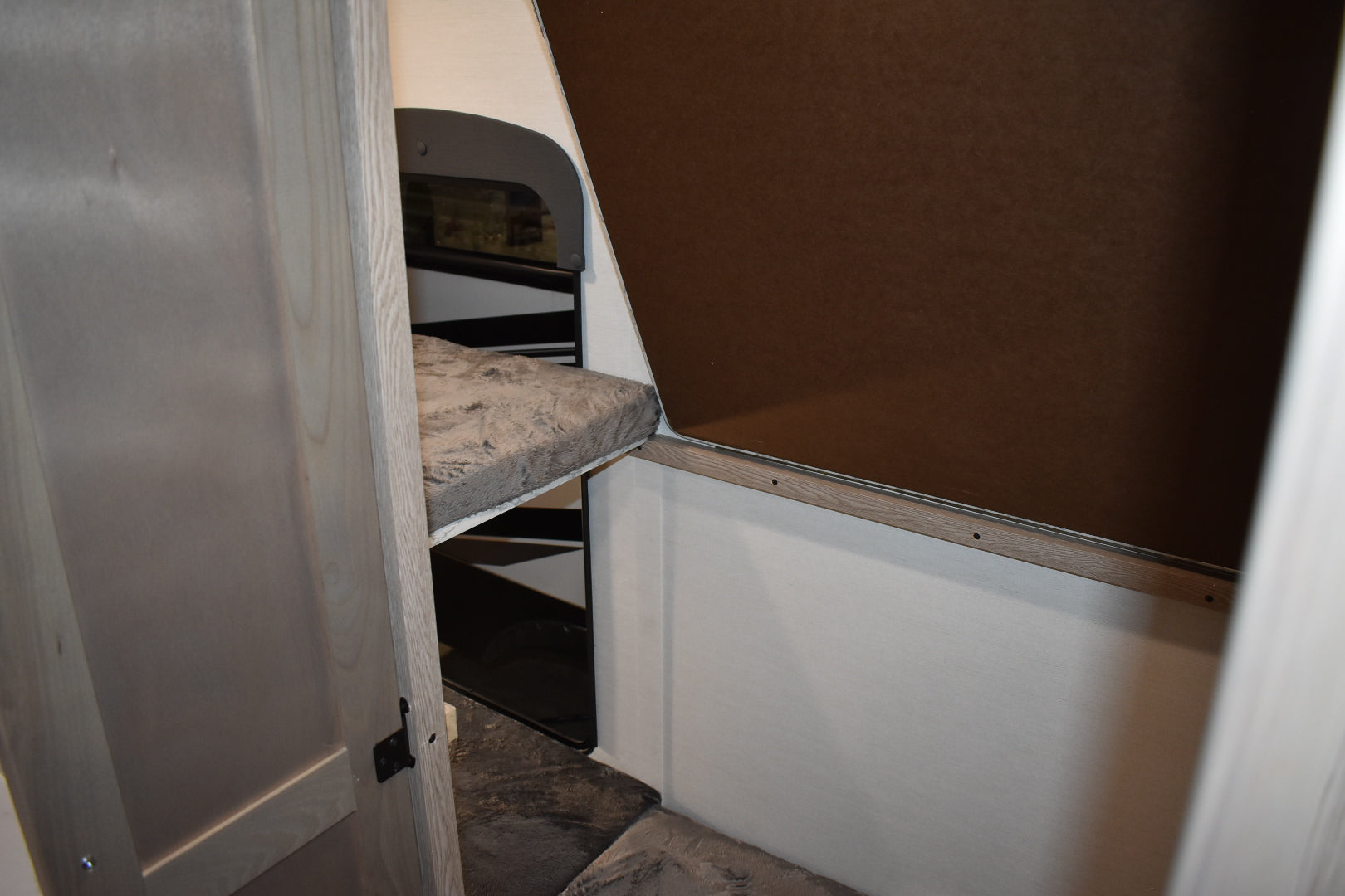 Gulf Stream Ameri-Lite - 228SB Floorplan - Travel Trailer RV - 23 ft - 2025 Edition.