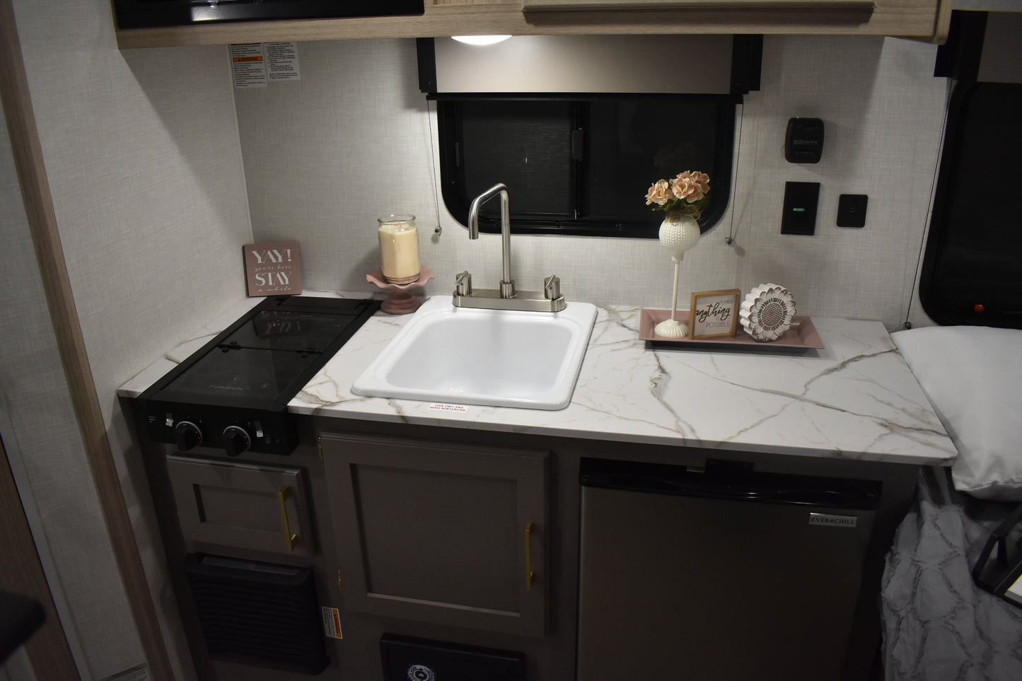 KZ RV Sportsmen Classic - 130BH Floorplan - Travel Trailer - 17 ft - 2025 Edition