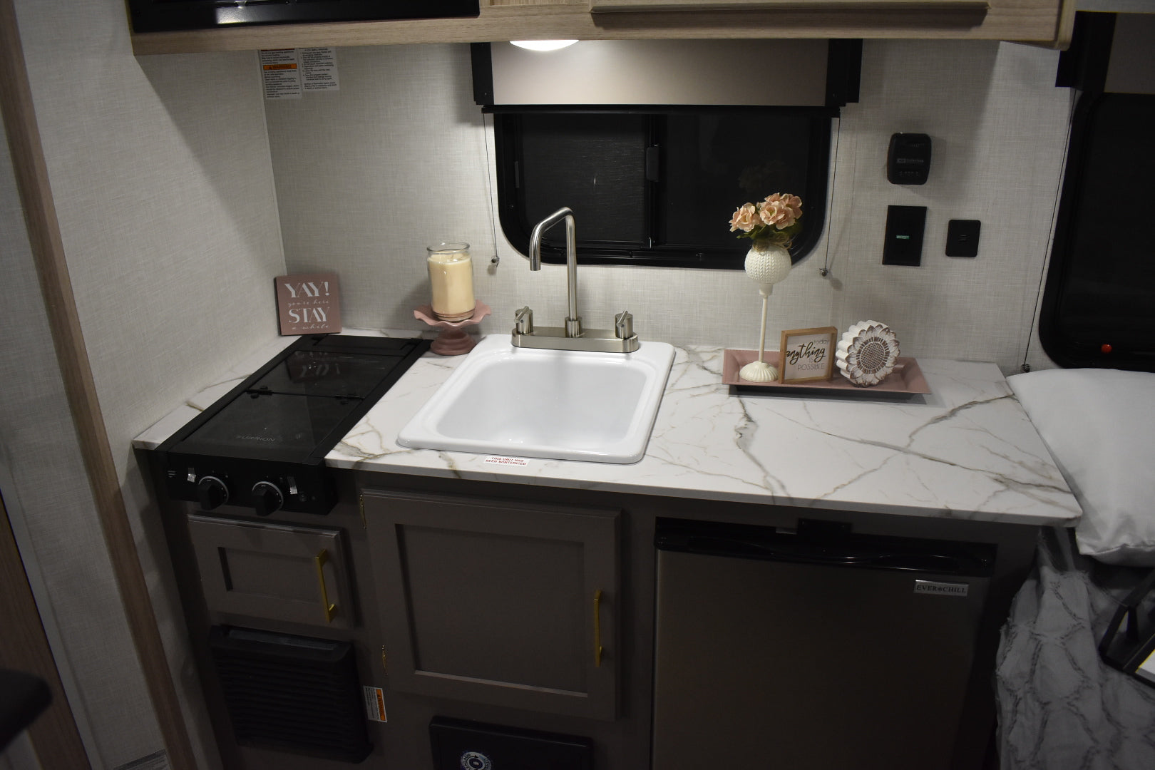 KZ RV Sportsmen Classic - 130BH Floorplan - Travel Trailer - 17 ft - 2025 Edition.