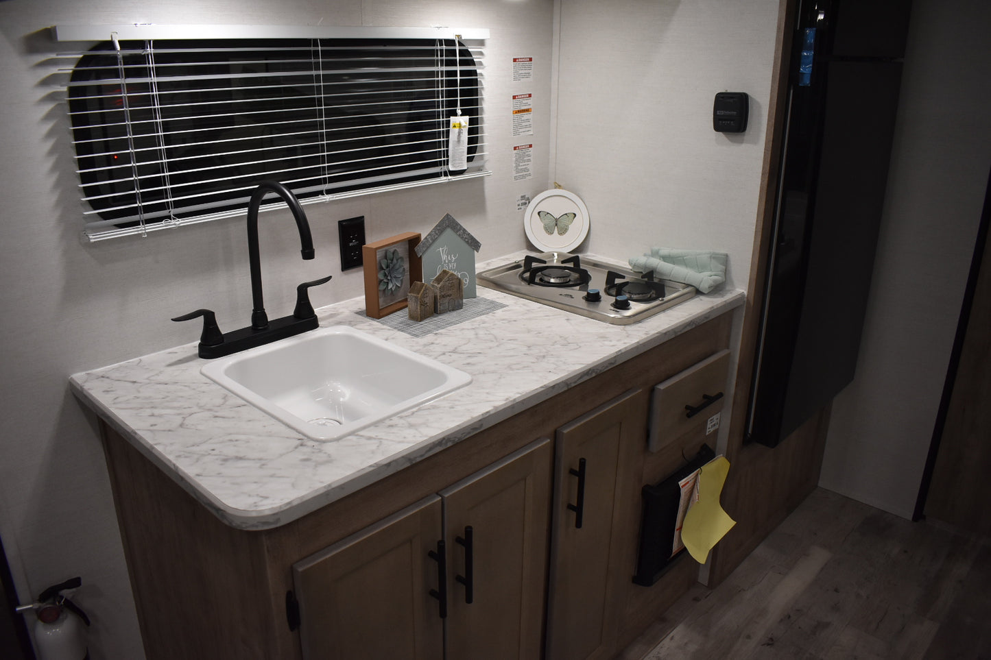 Gulf Stream Ameri-Lite - 199DD Floorplan - Travel Trailer RV - 20 ft - 2025 Edition