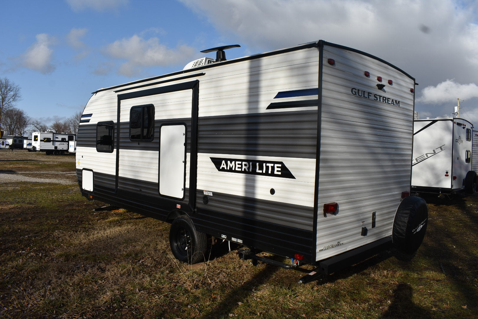 Gulf Stream Ameri-Lite - 228SB Floorplan - Travel Trailer RV - 23 ft - 2025 Edition.