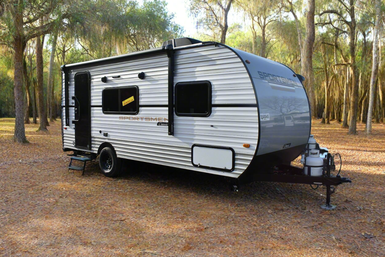 KZ RV Sportsmen Classic - 160QB Floorplan - Travel Trailer - 22 ft - 2025 Edition