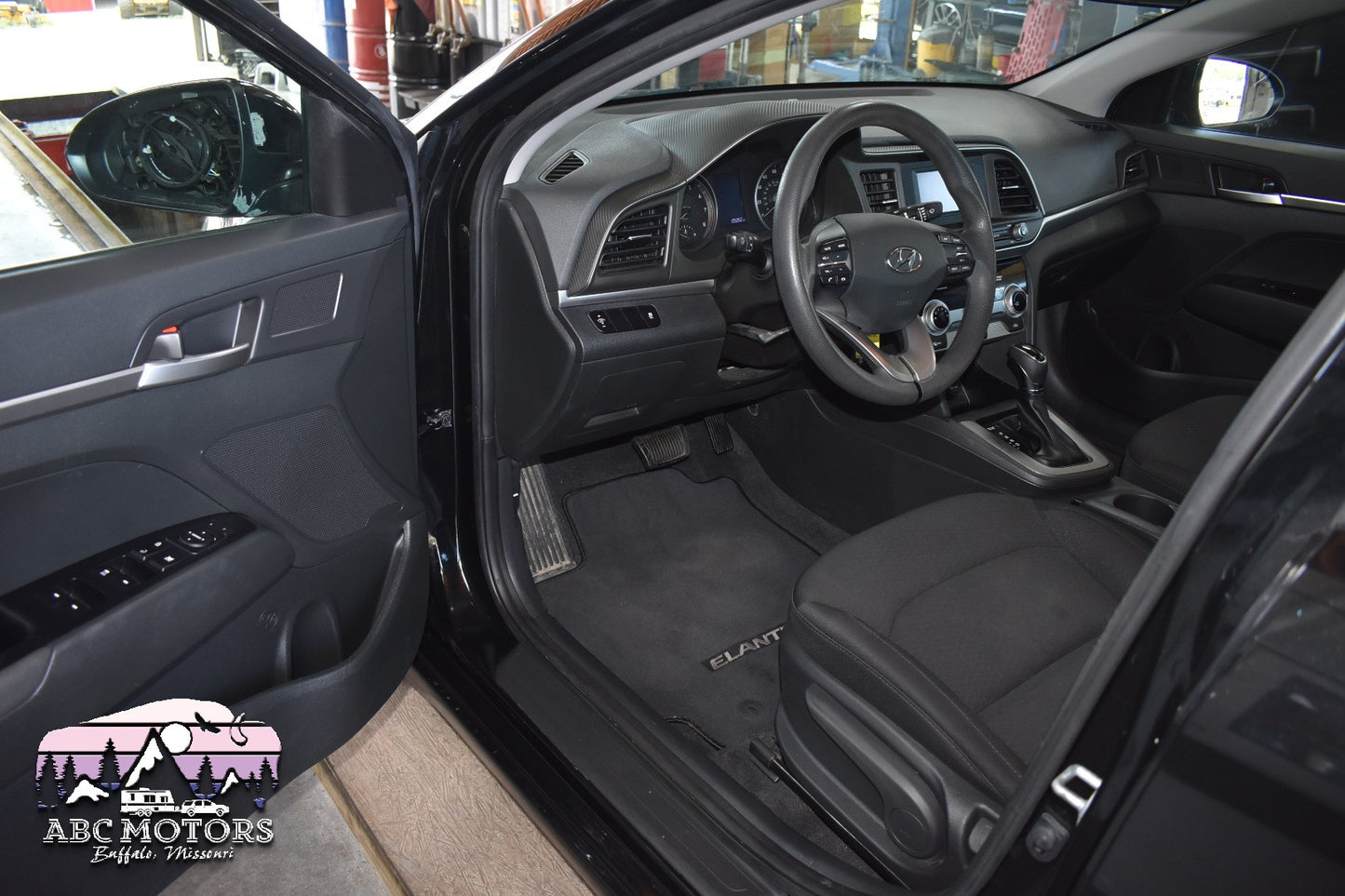 2019 Hyunda Elantra SE - 105,218 Miles - Sedan - Pre-Owned Vehicle