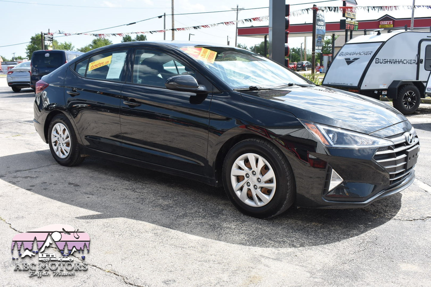 2019 Hyunda Elantra SE - 105,218 Miles - Sedan - Pre-Owned Vehicle