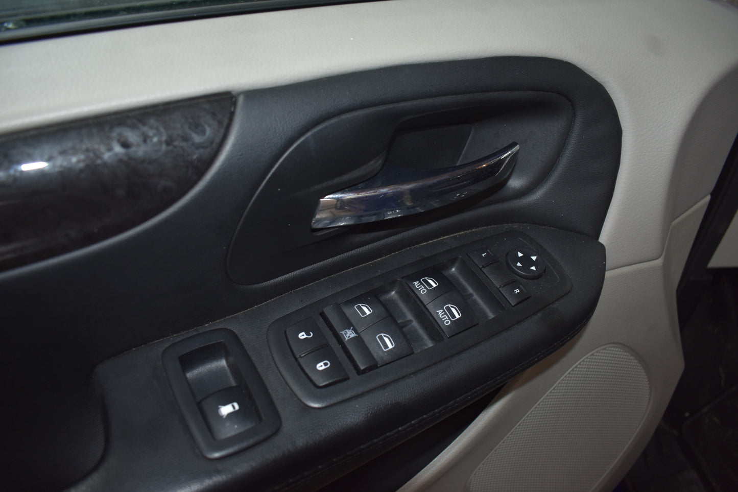 2018 Dodge Grand Caravan SE - 59,563 Miles - Van - Pre-Owned Van