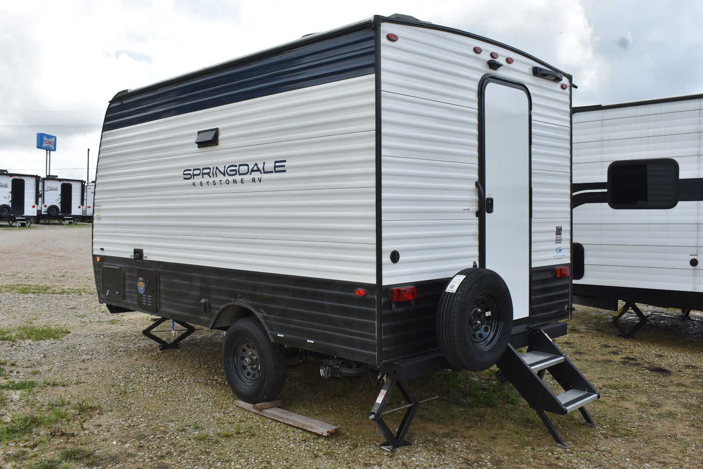 2025 Keystone Springdale Classic Mini - 1400RE Floorplan - Travel Trailer RV - 16ft - 2025 Edition
