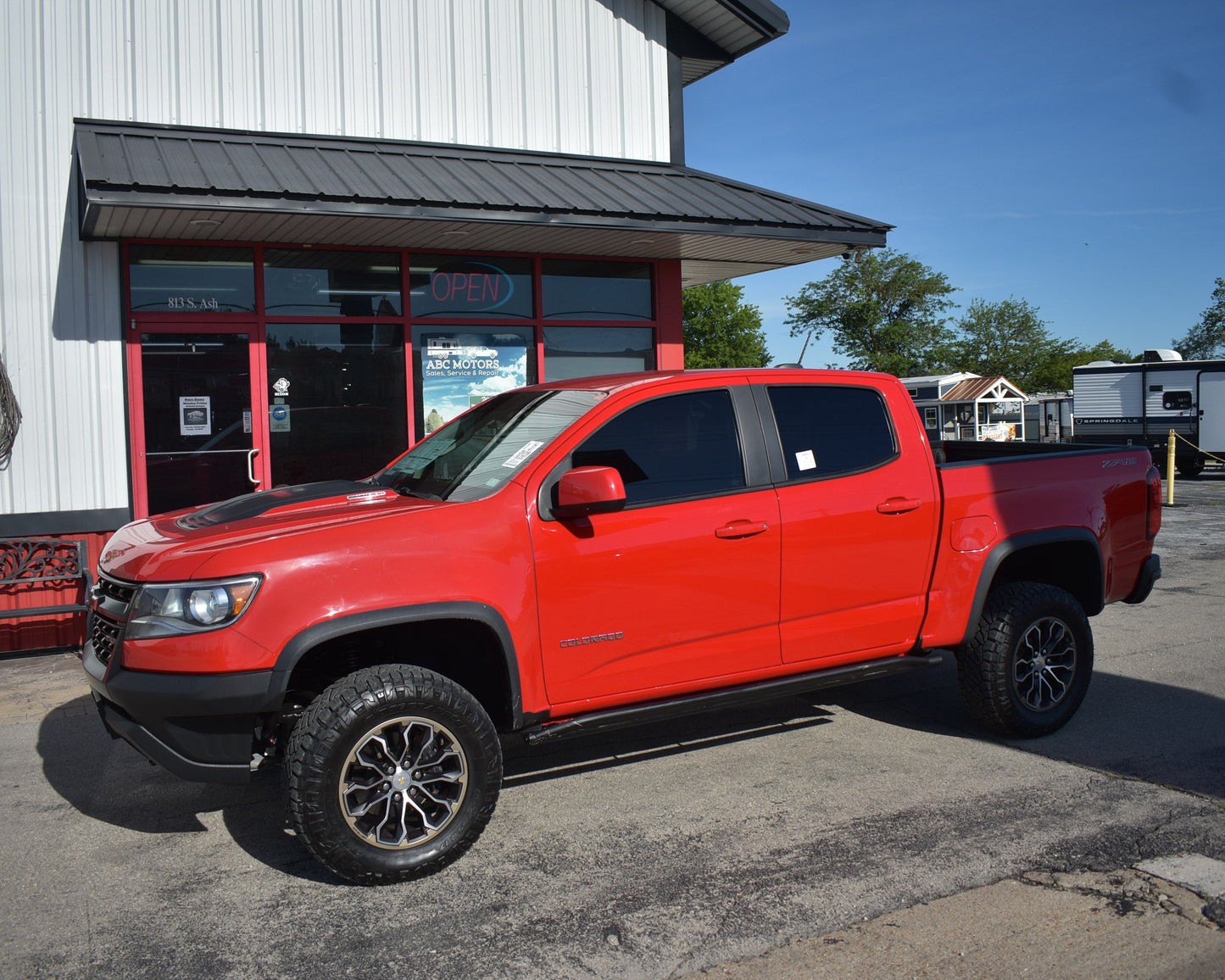 Chevy Colorado ZR2 - Red