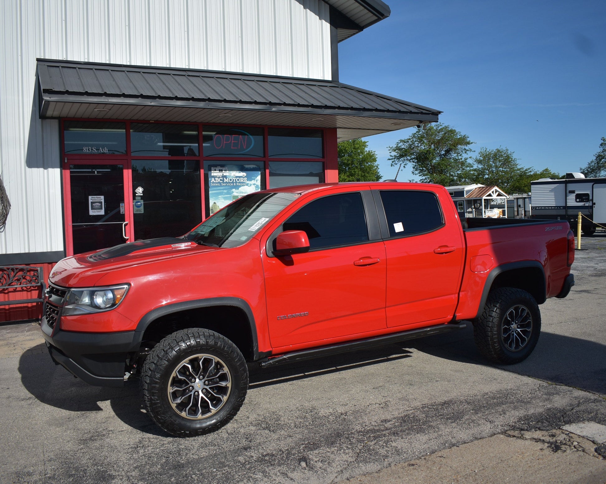 Chevy Colorado ZR2 - Red