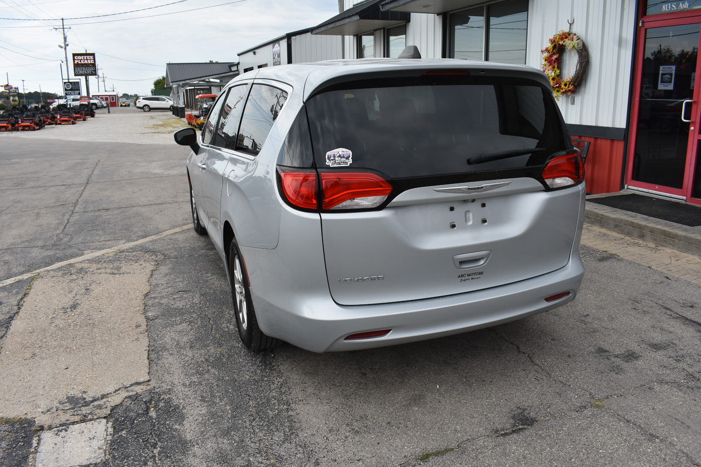 2022 Chrysler Voyager LX - 96,287 Miles - Van - Pre-Owned Vehicle