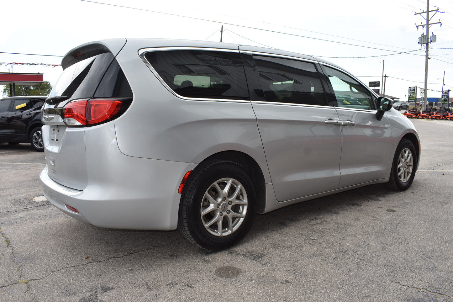 2022 Chrysler Voyager LX - 96,287 Miles - Van - Pre-Owned Vehicle