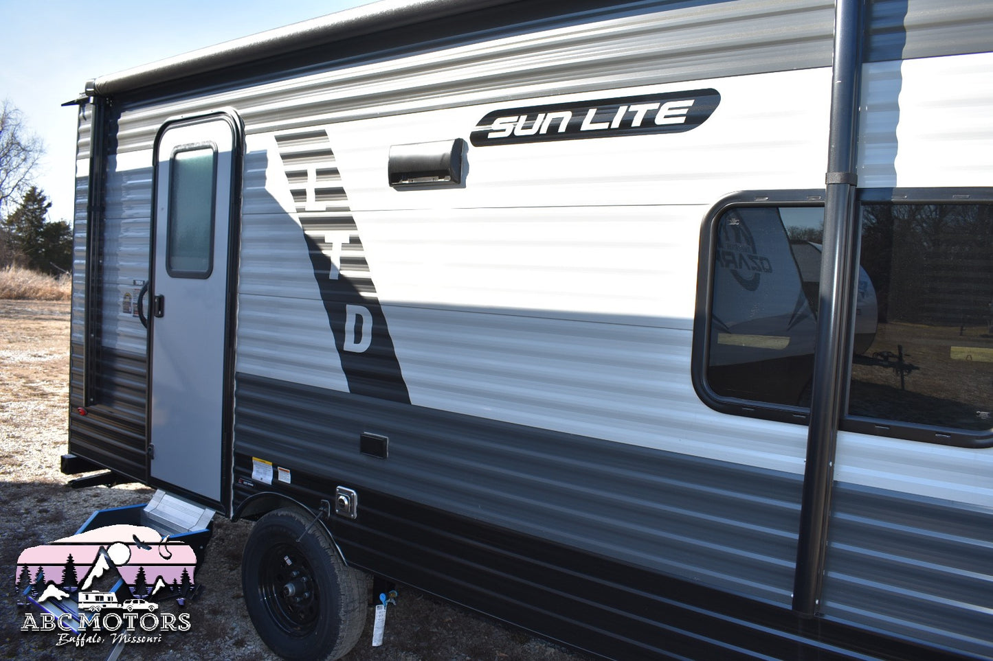 Sunset Park RV Sun Lite - 19BH Floorplan - Travel Trailer RV - 2024 Edition