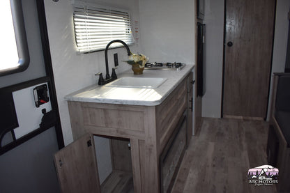 Gulf Stream Conquest - 177BH Floorplan - Travel Trailer RV - 20 ft 2025 Edition