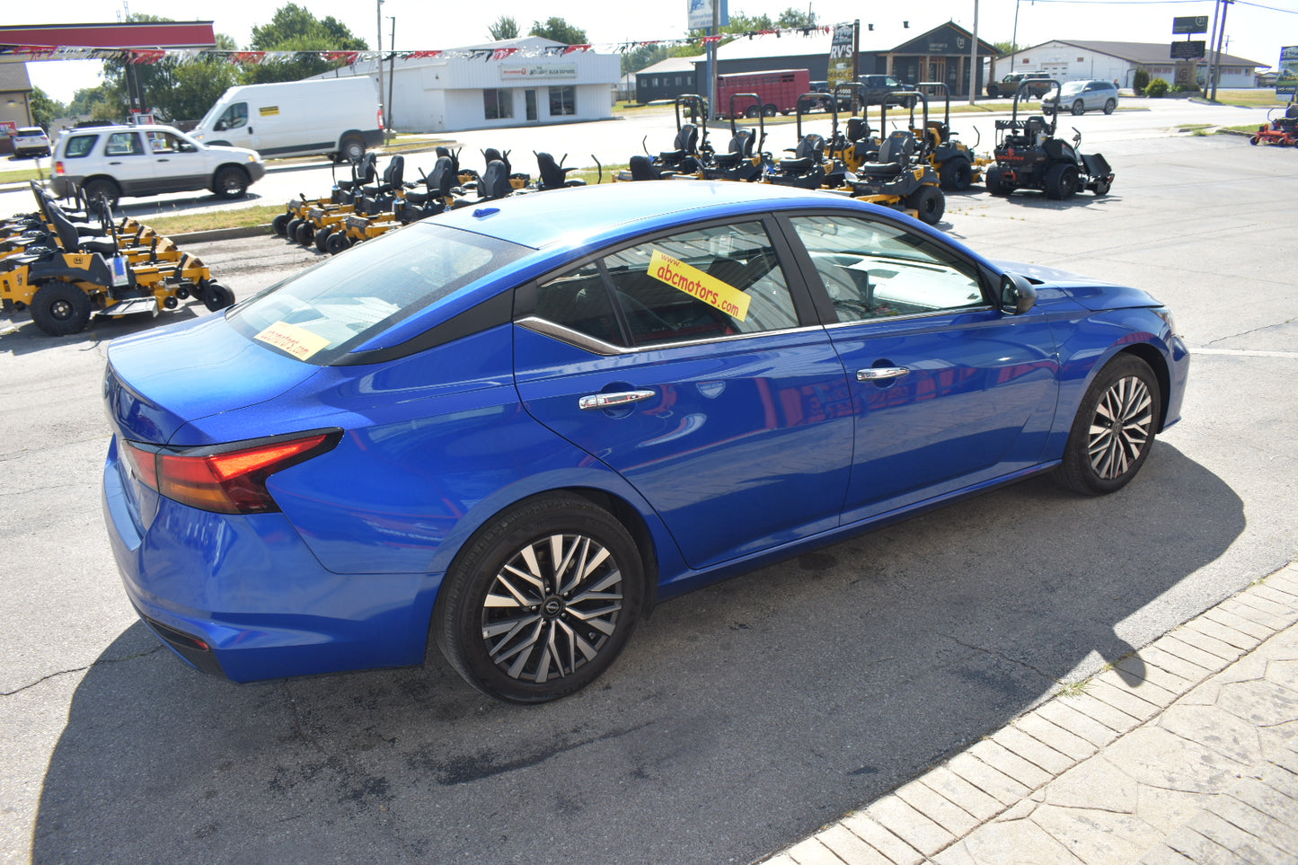 2025 Nissan Altima SV | 45,350 Miles | 2.5L - 4 Cylinder | Sedan | Blue | Pre-owned Vehicle