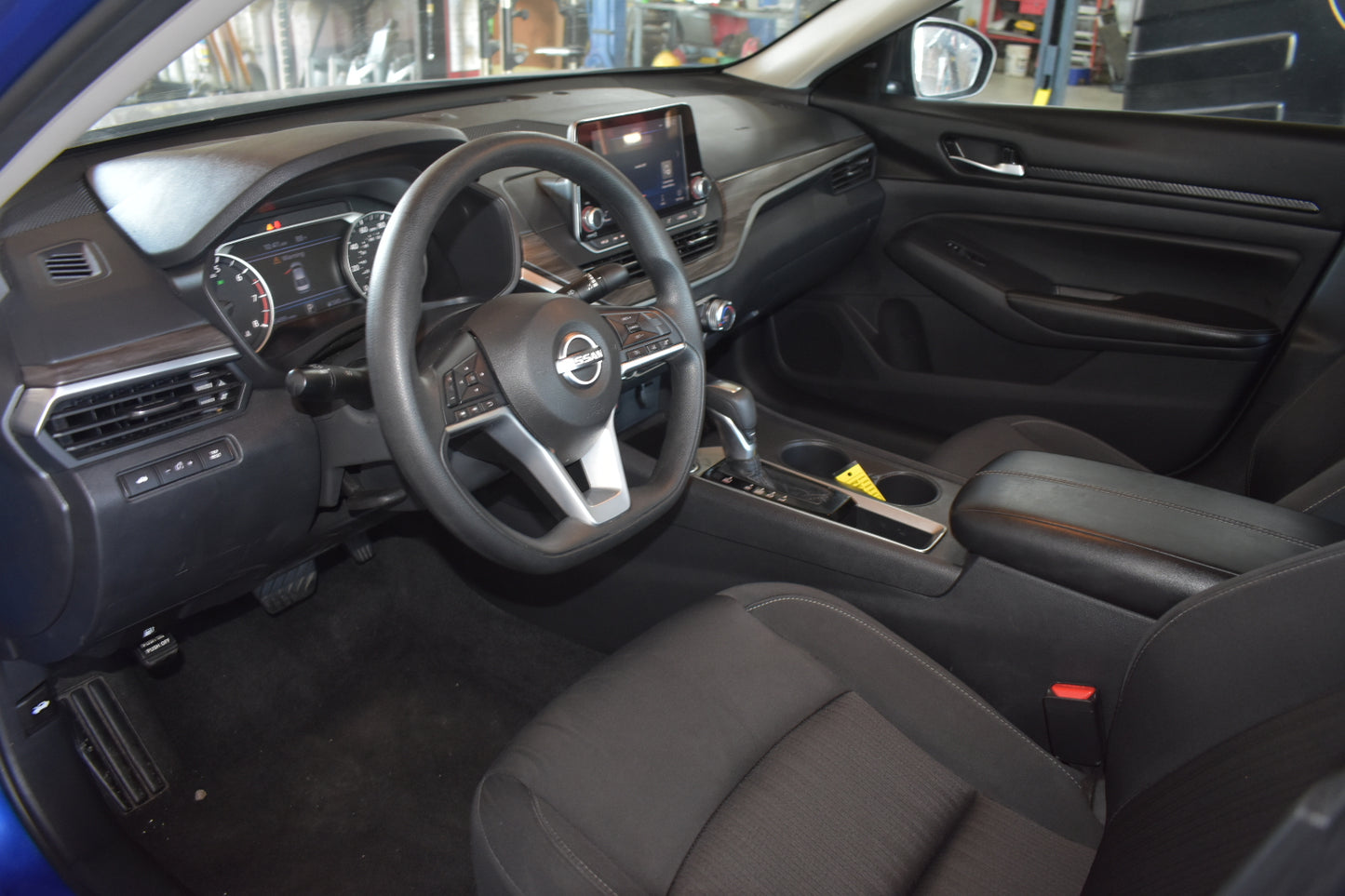 2025 Nissan Altima SV | 45,350 Miles | 2.5L - 4 Cylinder | Sedan | Blue | Pre-owned Vehicle