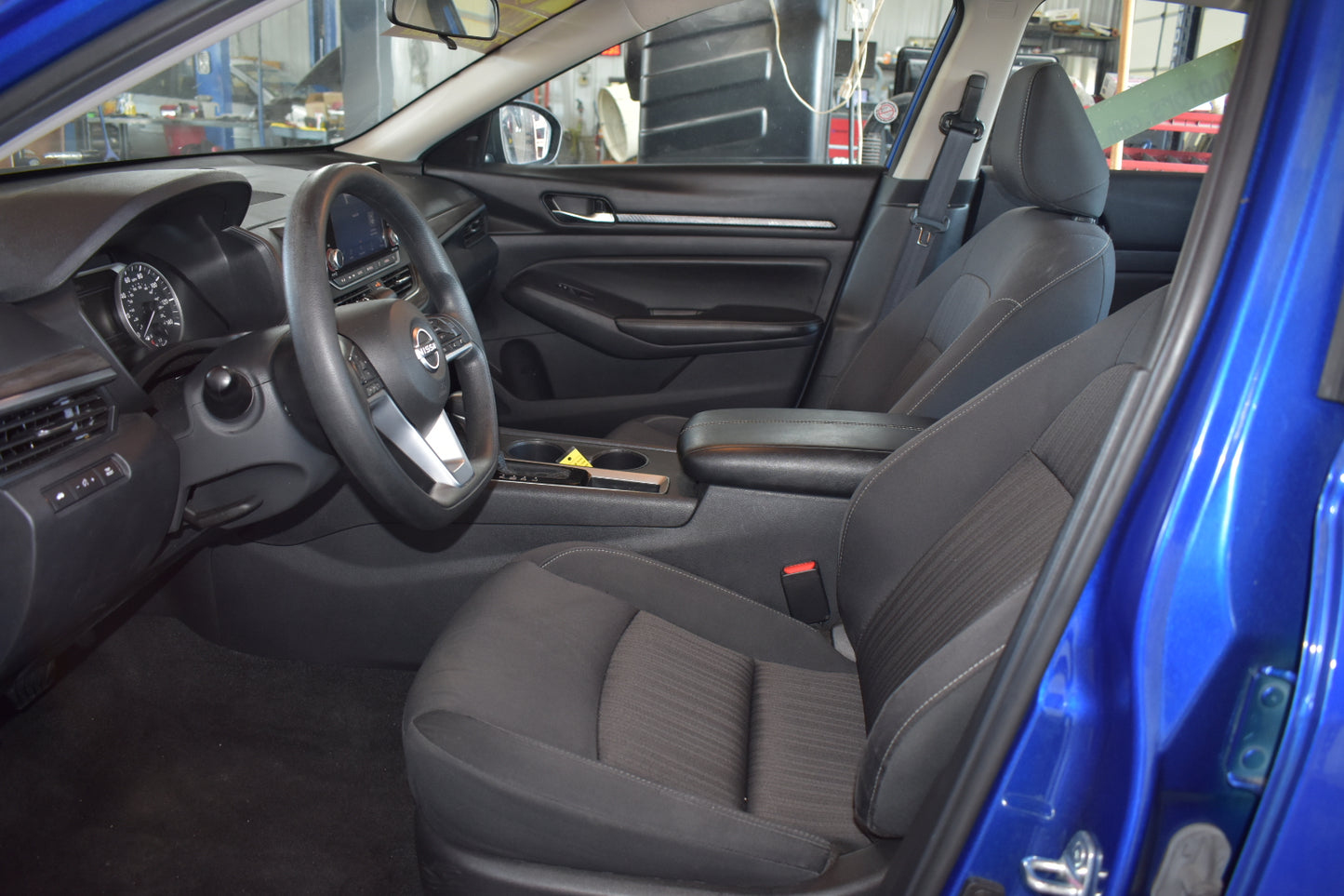 2025 Nissan Altima SV | 45,350 Miles | 2.5L - 4 Cylinder | Sedan | Blue | Pre-owned Vehicle
