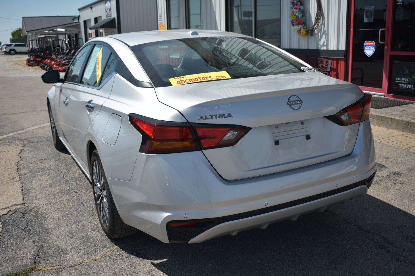 2025 Nissan Altima SV | 43,951 Miles | 2.5L - 4 Cylinder | Sedan | Silver | Pre-owned Vehicle