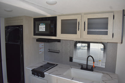 Forest River Shasta Oasis Compact - 18FQ Floorplan - Travel Trailer RV - 23 ft - 2025 Edition