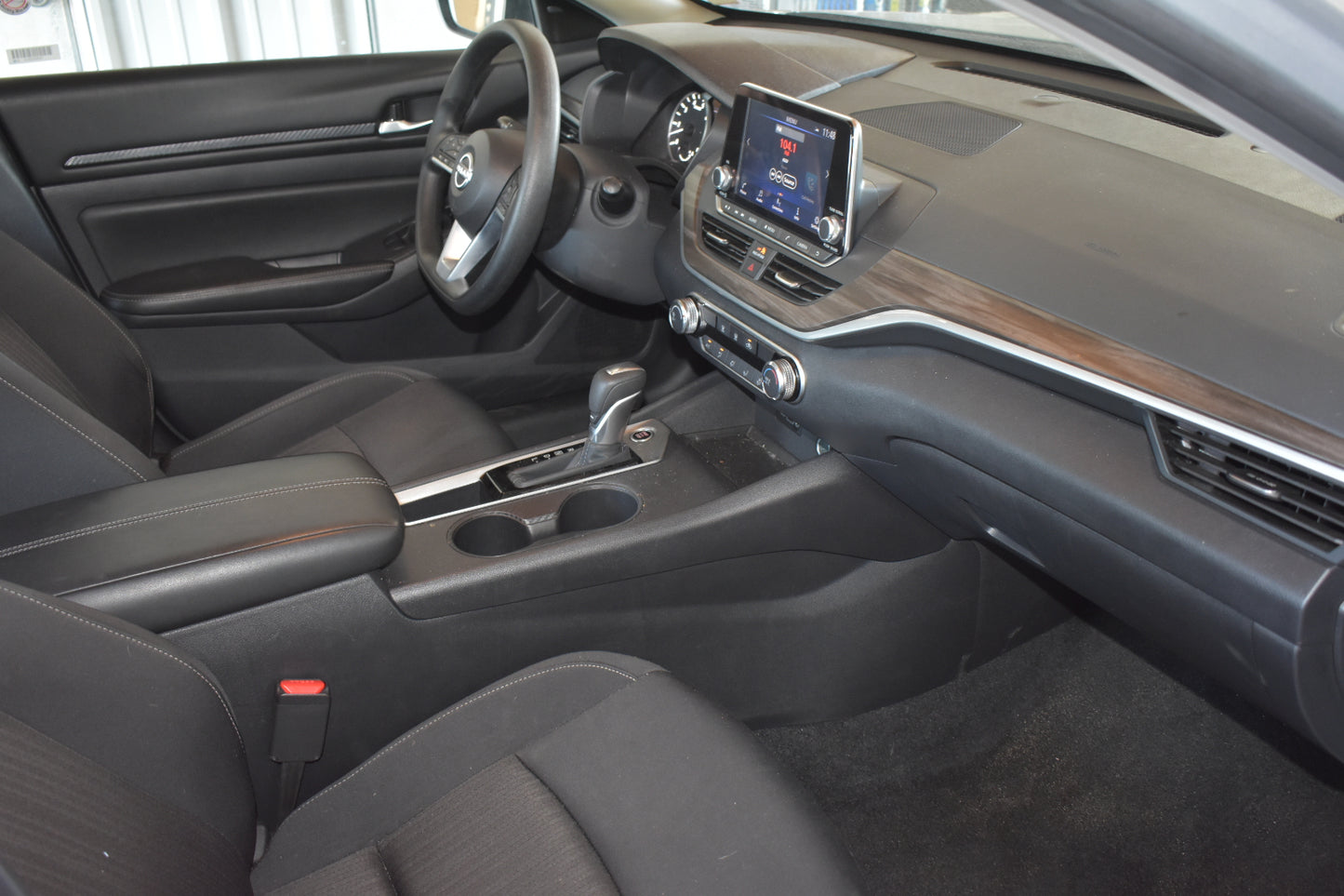 2025 Nissan Altima SV | 43,951 Miles | 2.5L - 4 Cylinder | Sedan | Silver | Pre-owned Vehicle