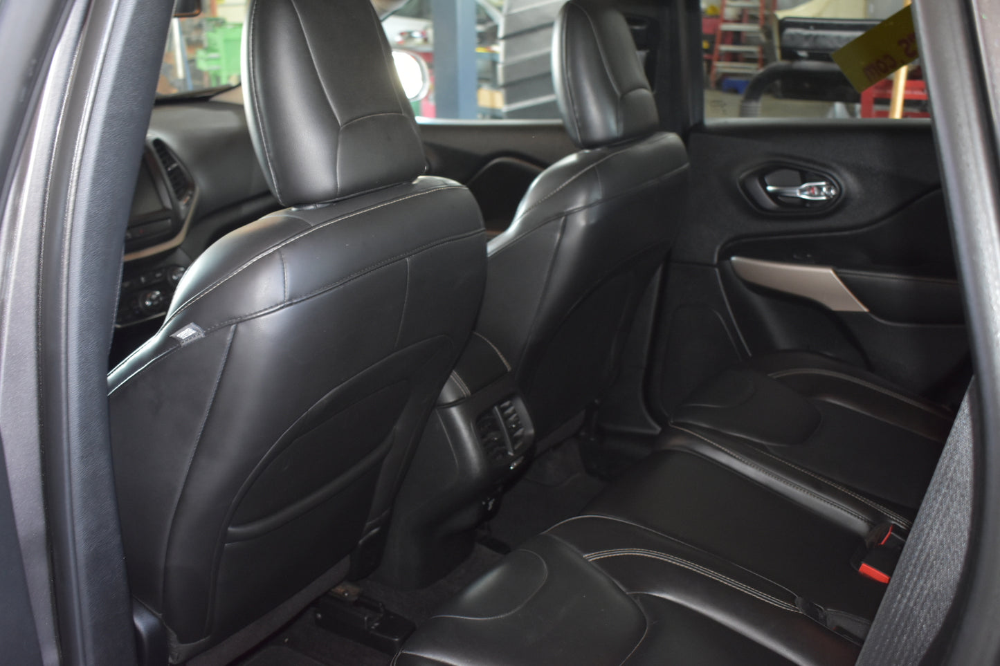 2018 Jeep Cherokee Limited | 129,716 Miles | 2.4L - 4 Cylinder | 4WD | SUV | Gray | Pre-owned Vehicle