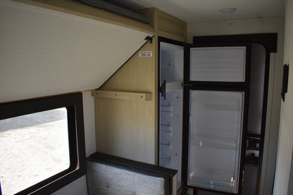 Forest River Shasta Oasis Compact - 16BH Floorplan - Travel Trailer RV - 17 ft - 2025 Edition