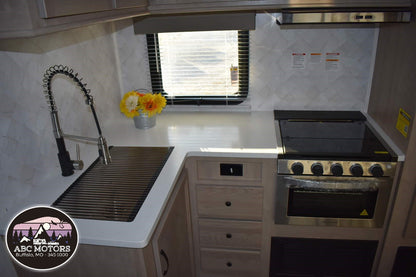 Palomino RV - SolAire Ultra Lite - 243BHS Floorplan  - Travel Trailer - 28 ft - 2023 Edition