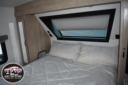 Palomino RV - SolAire Ultra Lite - 243BHS Floorplan  - Travel Trailer - 28 ft - 2023 Edition