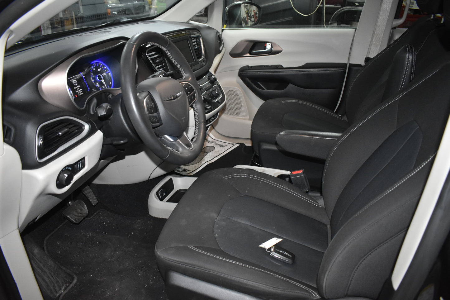 2022 Chrysler Voyager LX - 112,134 Miles - Van - Pre-Owned Vehicle