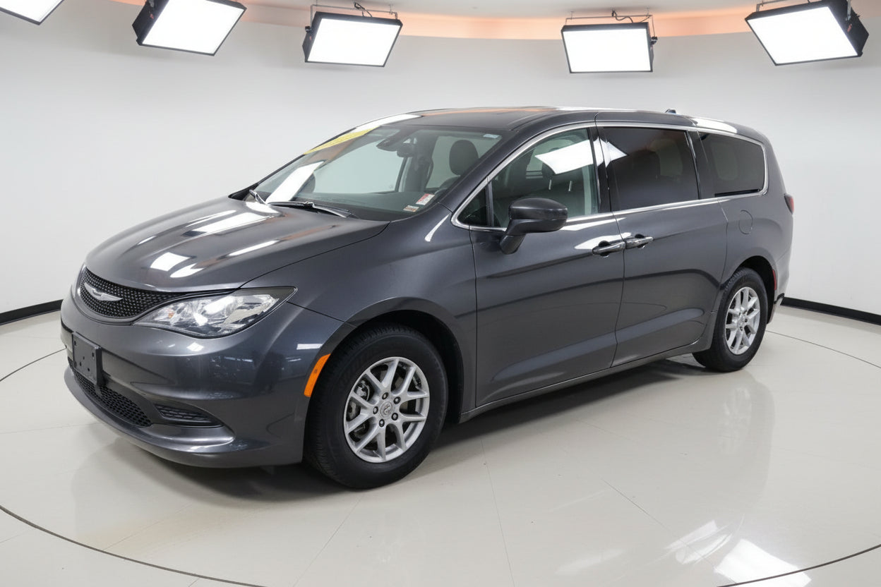 2022 chrysler voyager - used car