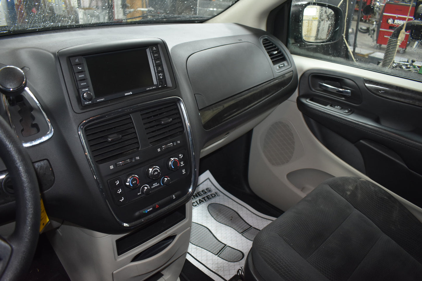 2018 Dodge Grand Caravan SE - 59,563 Miles - Van - Pre-Owned Van