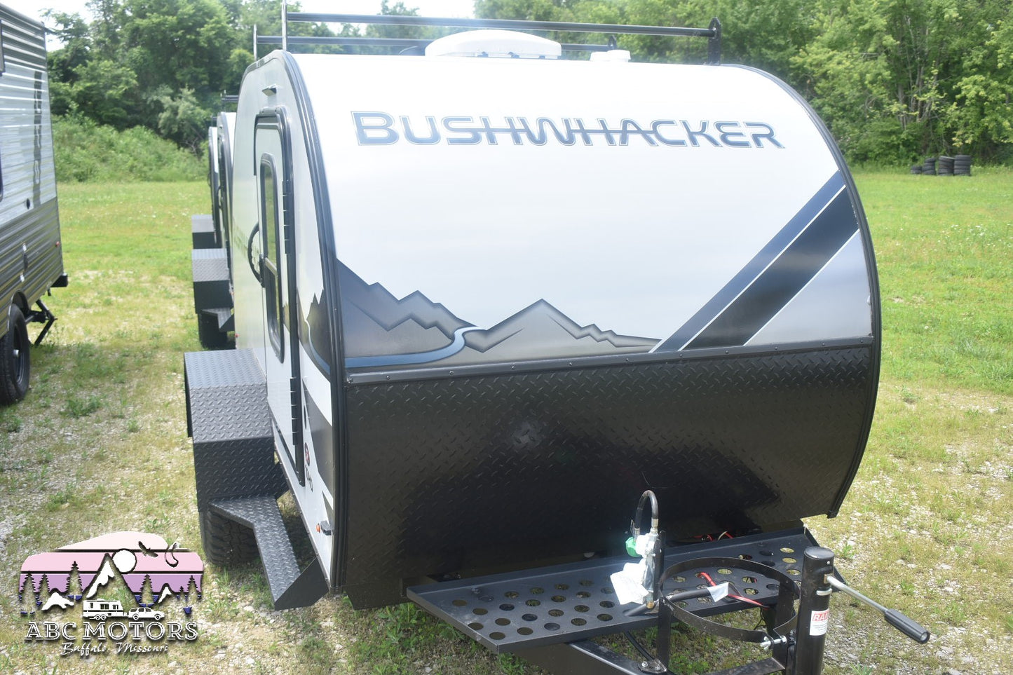 Braxton Creek Bushwhacker - 10HD Floorplan - Travel Trailer RV - 2024 Edition