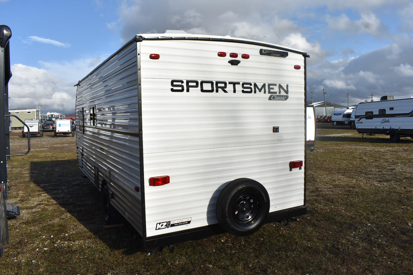 KZ RV Sportsmen Classic - 160QB Floorplan - Travel Trailer - 2025 Edition