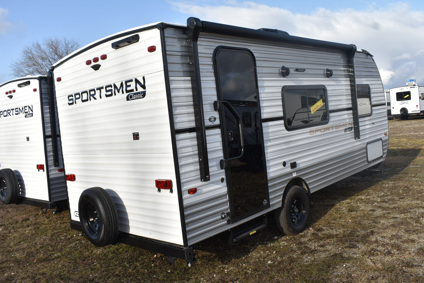 KZ RV Sportsmen Classic - 160QB Floorplan - Travel Trailer - 2025 Edition