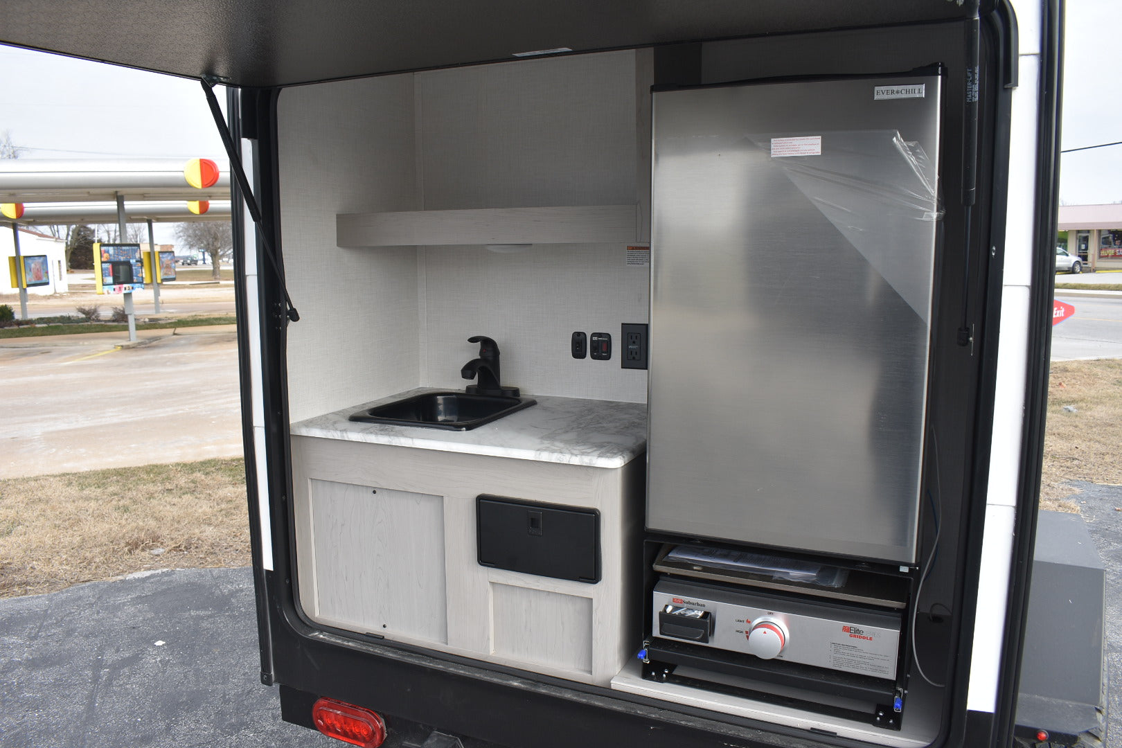 Forest River Ozark - 1610RBLE Floorplan - Travel Trailer RV Camper