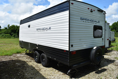2025 Keystone Springdale Classic Mini - 2300MBBH Floorplan - Travel Trailer RV - 22ft - 2025 Edition