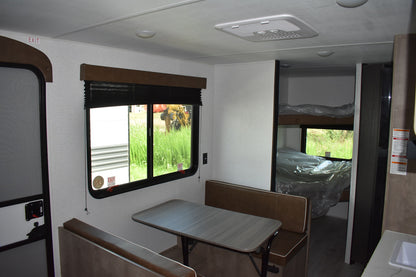 2025 Keystone Springdale Classic Mini - 2300MBBH Floorplan - Travel Trailer RV - 22ft - 2025 Edition