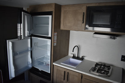 2025 Keystone Springdale Classic Mini - 2300MBBH Floorplan - Travel Trailer RV - 22ft - 2025 Edition