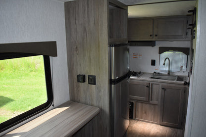 Sunset Park RV Sun Lite - 19RK Floorplan - Travel Trailer RV - 21 ft - 2024 Edition - USED