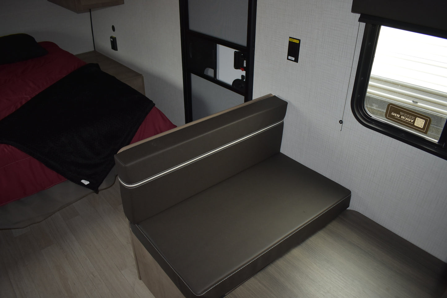 Keystone Springdale Mini - 1660RB Floorplan - Travel Trailer RV - 20.6ft - 2026 Edition - New