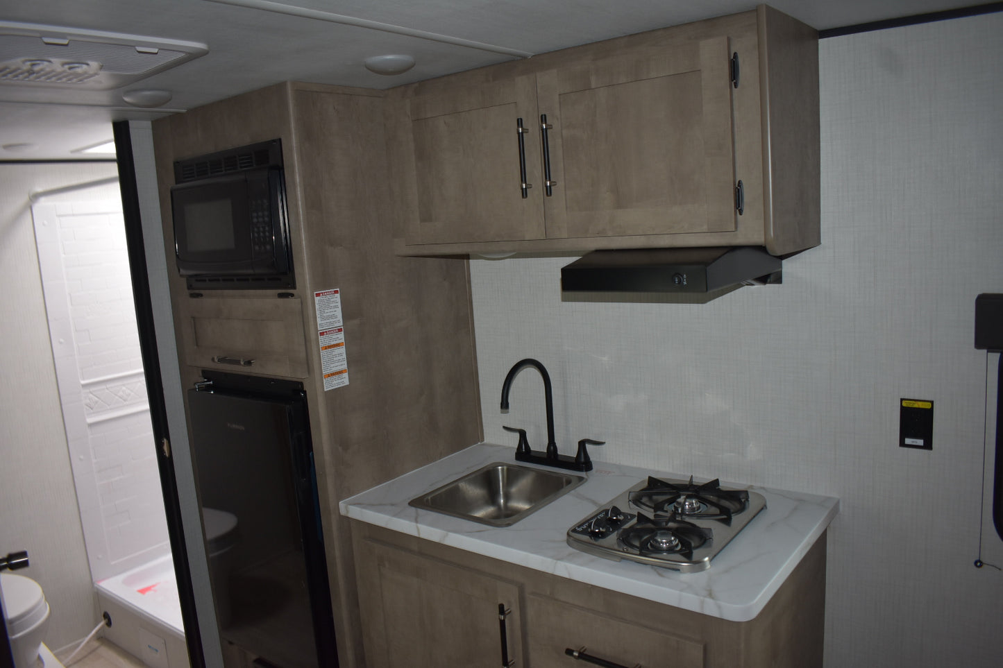 Keystone Springdale Mini - 1660RB Floorplan - Travel Trailer RV - 20.6ft - 2026 Edition - New