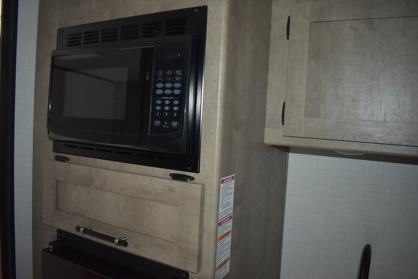 Keystone Springdale Mini - 1660RB Floorplan - Travel Trailer RV - 20.6ft - 2026 Edition - New