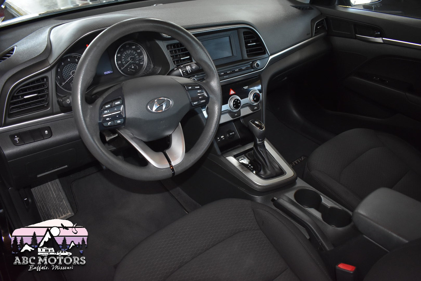2019 Hyunda Elantra SE - 105,218 Miles - Sedan - Pre-Owned Vehicle