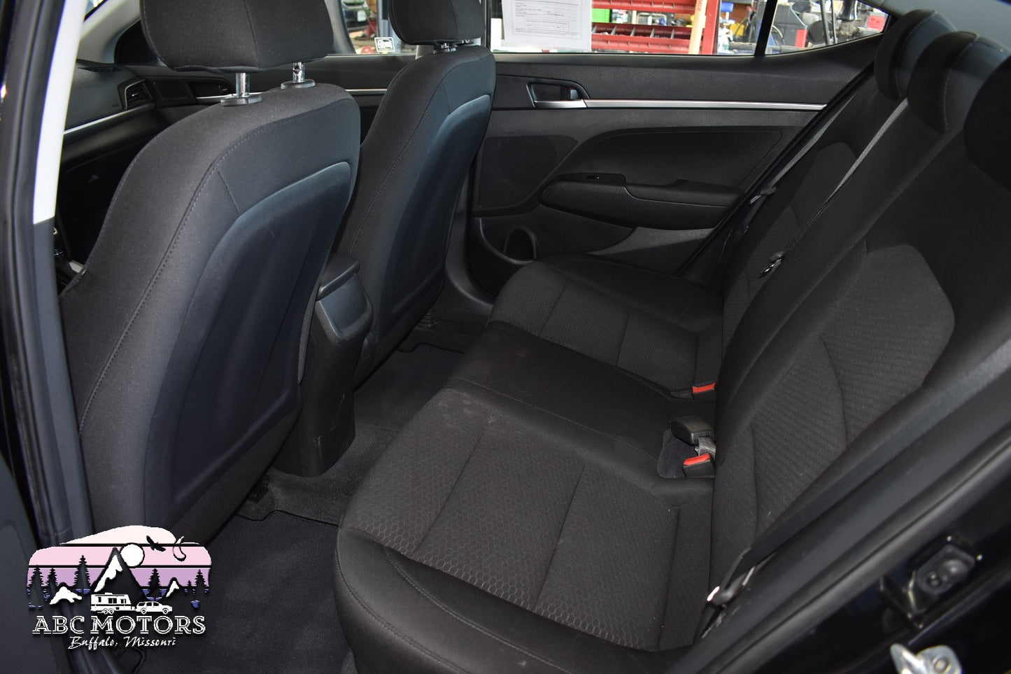 2019 Hyunda Elantra SE - 105,218 Miles - Sedan - Pre-Owned Vehicle